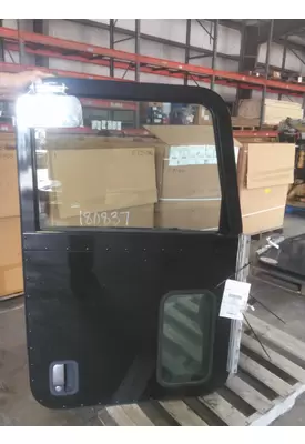 PETERBILT 384 2007-2016 DOOR ASSEMBLY, FRONT