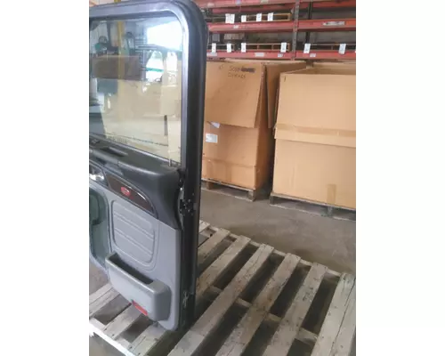 PETERBILT 384 2007-2016 DOOR ASSEMBLY, FRONT