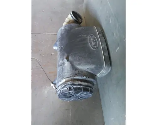 PETERBILT 384 AIR CLEANER