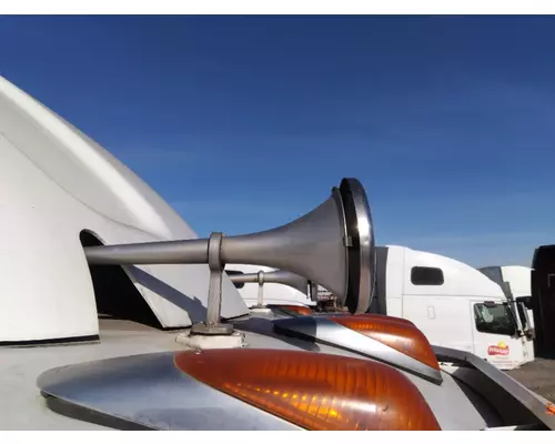 PETERBILT 384 AIR HORN