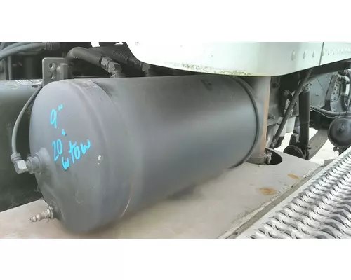 PETERBILT 384 AIR TANK