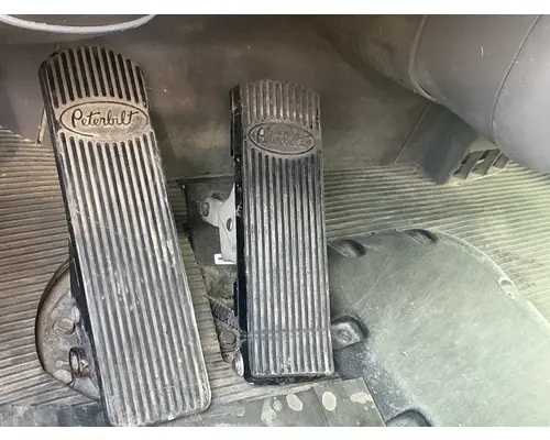 PETERBILT 384 Accelerator Parts