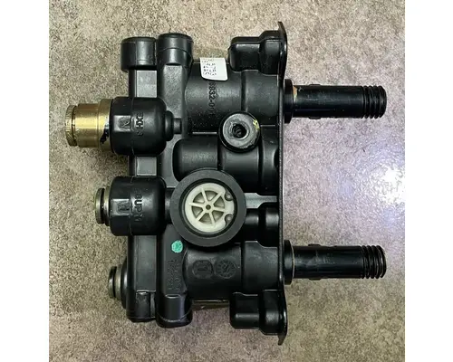 PETERBILT 384 Air Brake Dash Valve
