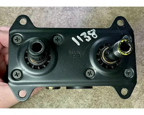 PETERBILT 384 Air Brake Dash Valve