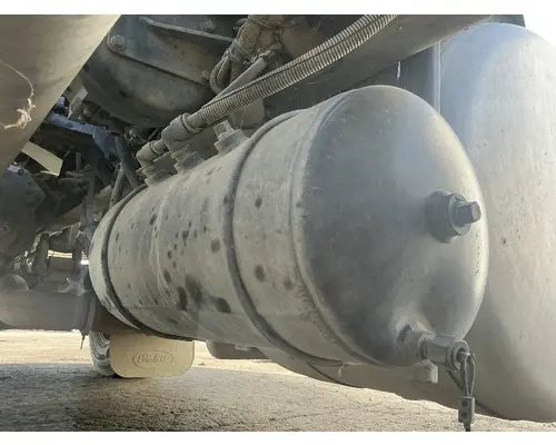 PETERBILT 384 Air Tank