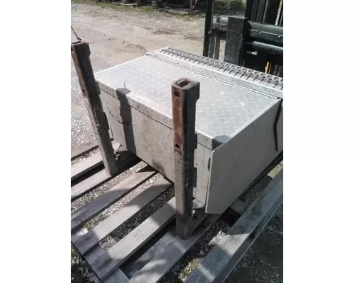 PETERBILT 384 BATTERY BOX