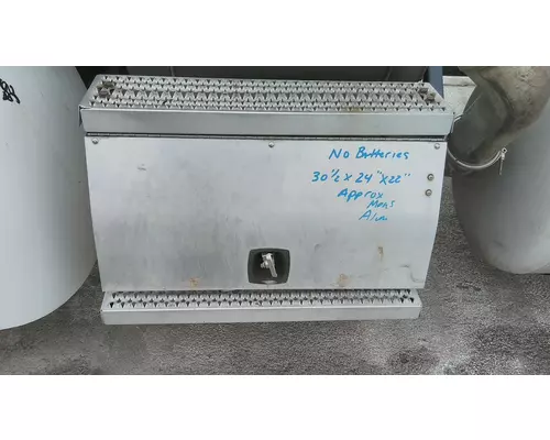 PETERBILT 384 BATTERY BOX