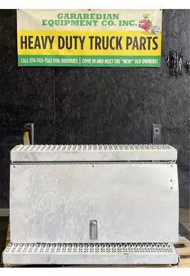 PETERBILT 384 Battery Box/Tray
