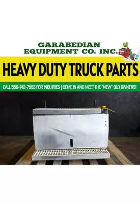PETERBILT 384 Battery Box/Tray
