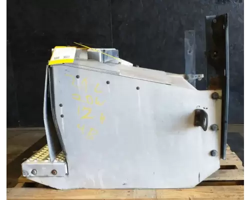 PETERBILT 384 Battery BoxTray