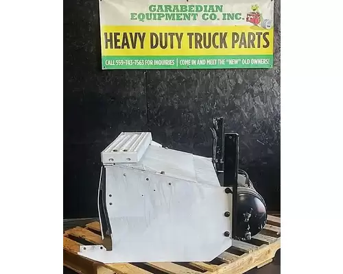 PETERBILT 384 Battery BoxTray