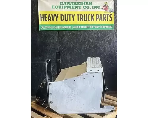 PETERBILT 384 Battery BoxTray