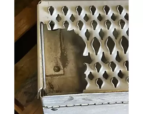 PETERBILT 384 Battery BoxTray