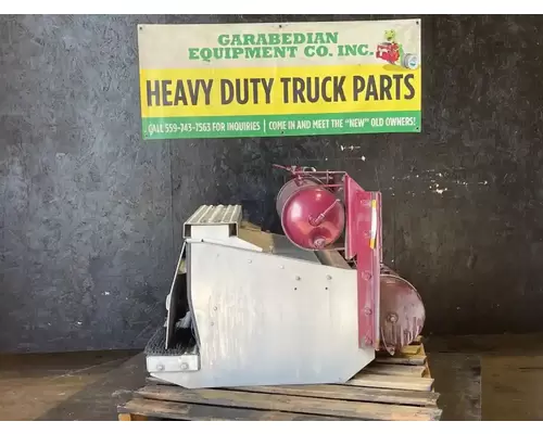 PETERBILT 384 Battery BoxTray