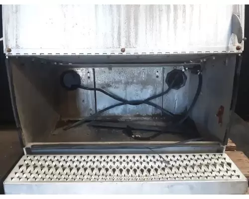PETERBILT 384 Battery BoxTray