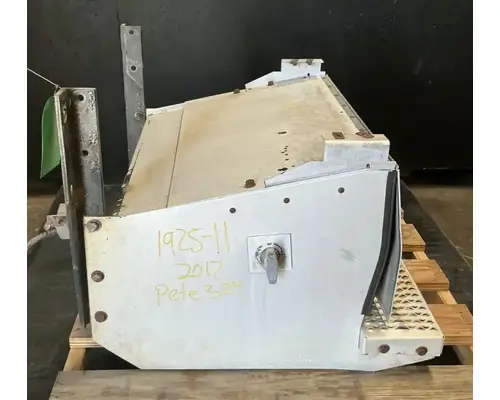 PETERBILT 384 Battery Boxes