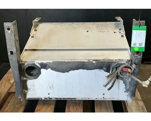PETERBILT 384 Battery Boxes