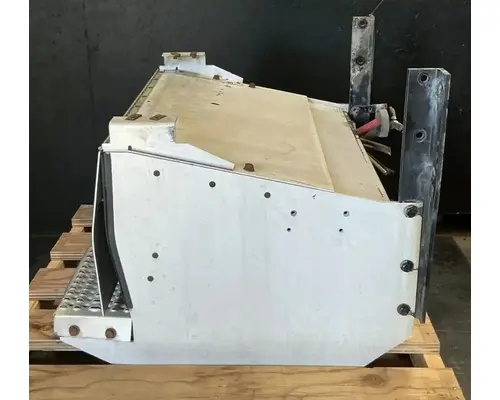 PETERBILT 384 Battery Boxes