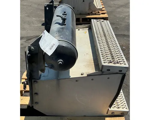 PETERBILT 384 Battery Boxes