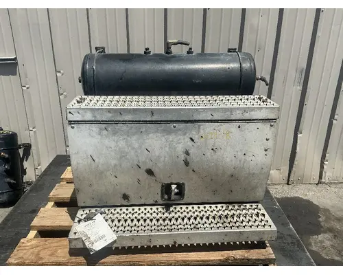 PETERBILT 384 Battery Boxes