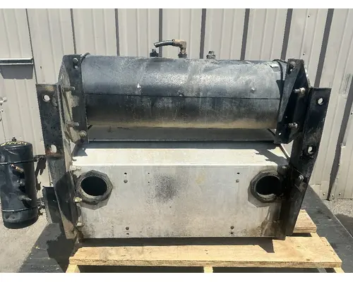 PETERBILT 384 Battery Boxes