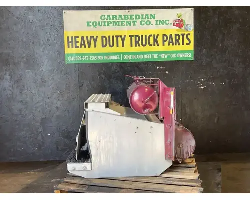 PETERBILT 384 Battery Boxes