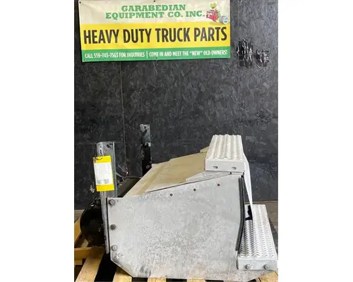 PETERBILT 384 Battery Boxes
