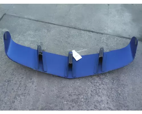 PETERBILT 384 CAB CLIP