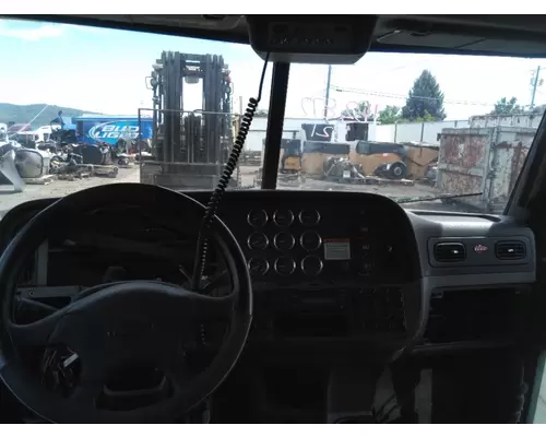 PETERBILT 384 CAB