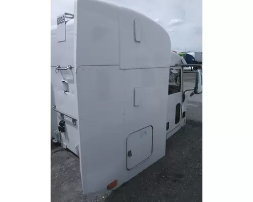 PETERBILT 384 CAB