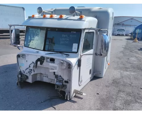 PETERBILT 384 CAB
