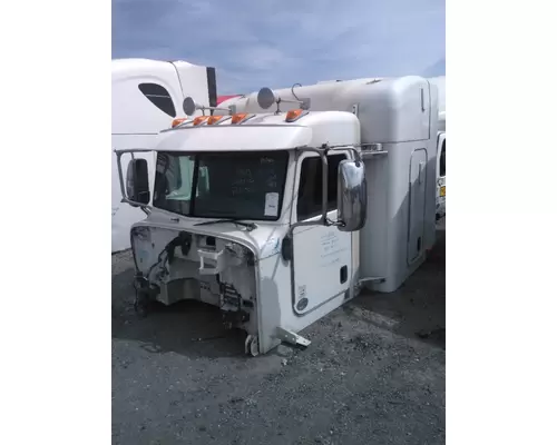 PETERBILT 384 CAB