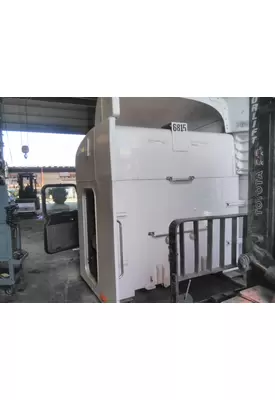 PETERBILT 384 CAB