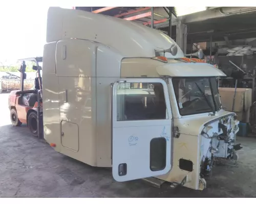 PETERBILT 384 CAB