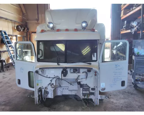 PETERBILT 384 CAB
