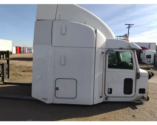 PETERBILT 384 CAB