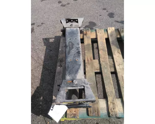 PETERBILT 384 CROSSMEMBER