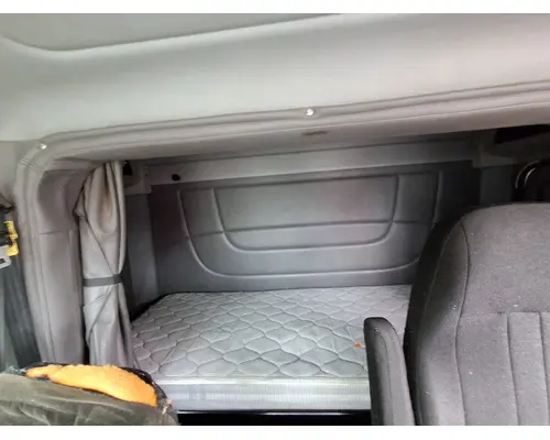 PETERBILT 384 Cab Assembly