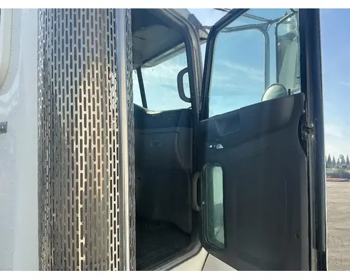 PETERBILT 384 Cab Assembly