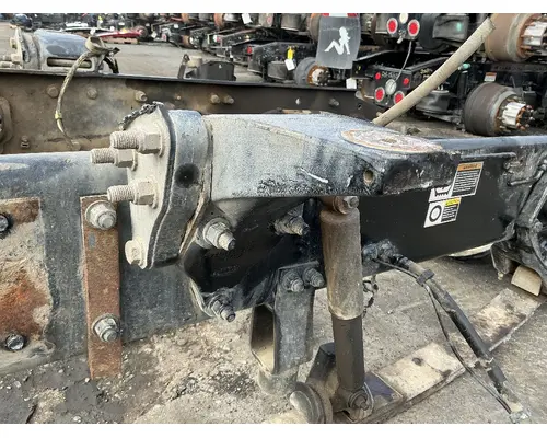 PETERBILT 384 Cab Mount Bracket