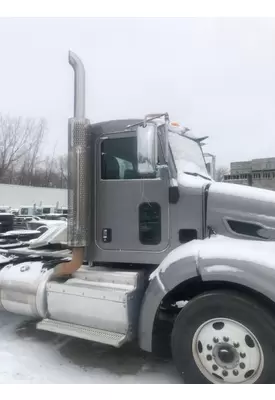 PETERBILT 384 Cab