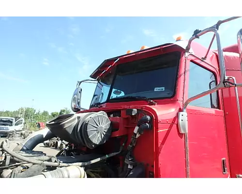 PETERBILT 384 Cab