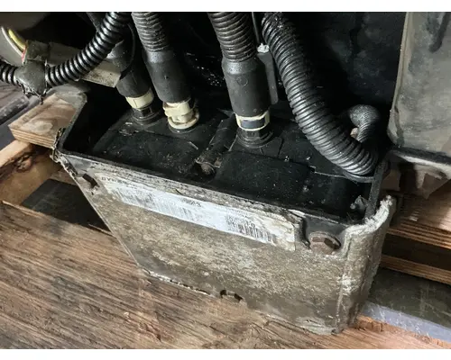 PETERBILT 384 DEF Pump