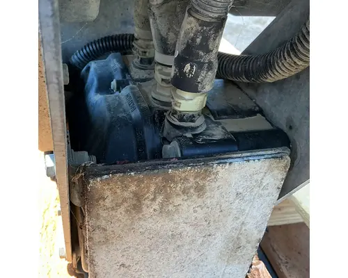 PETERBILT 384 DEF Pump