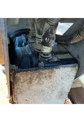 PETERBILT 384 DEF Pump