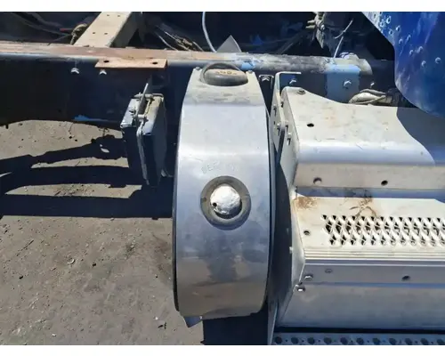 PETERBILT 384 DEF Tank