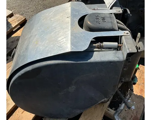 PETERBILT 384 DEF Tank