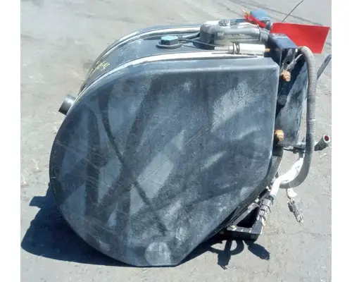 PETERBILT 384 DEF Tank