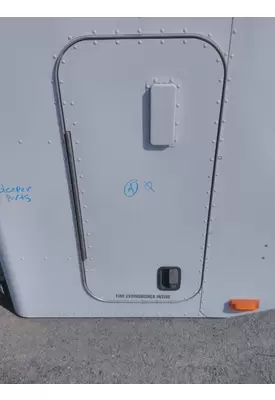 PETERBILT 384 DOOR, COMPARTMENT