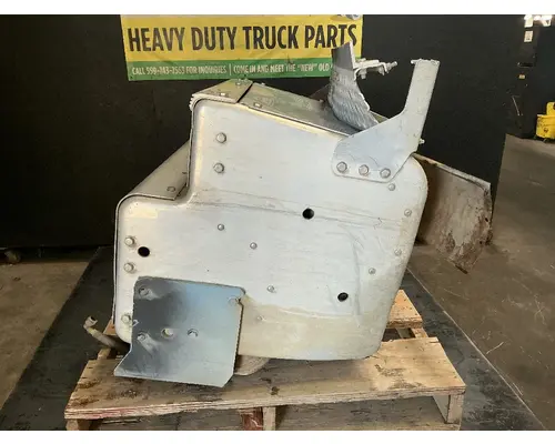 PETERBILT 384 DPF Cover